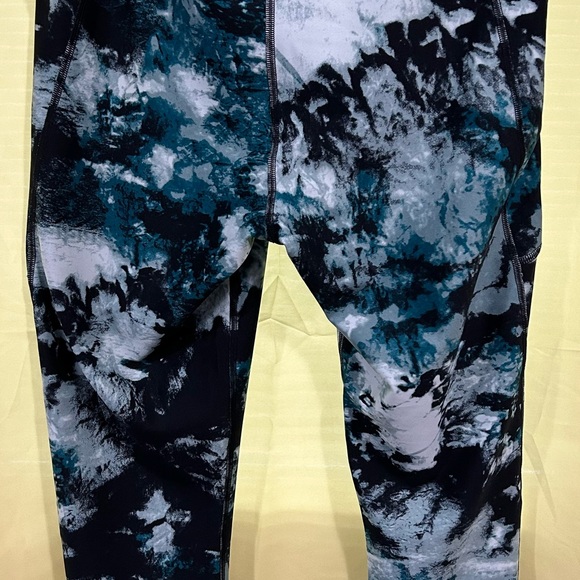 Under Armour Blue and White Abstract Leggings - Picture 4 of 5